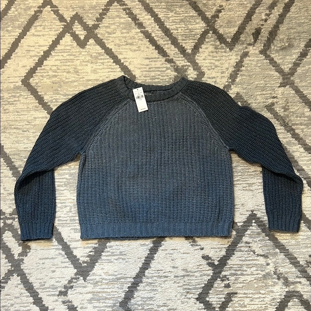 American Eagle Women’s Blue Nitted Sweater Size M